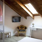 Les Monges Palace Boutique