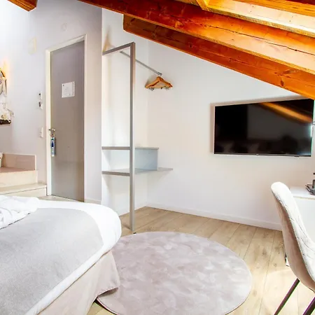 Les Monges Palace Boutique Szálloda 3*
