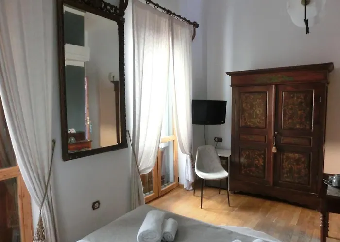 Les Monges Palace Boutique لقنت