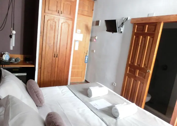 Les Monges Palace Boutique Hotell 3*