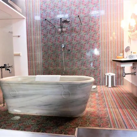 Les Monges Palace Boutique